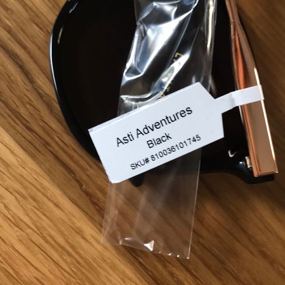 NWT Prive Riveaux Sunglasses - Picture 3 of 6